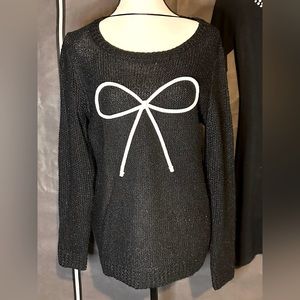 🩵4 items for $30- Lauren Conrad sweater 081